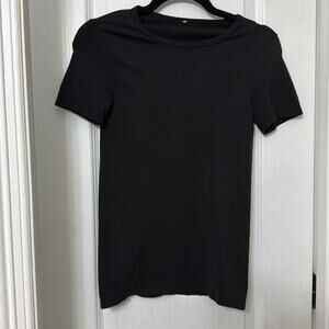 Women's crewneck black slim fit basic tee top size M